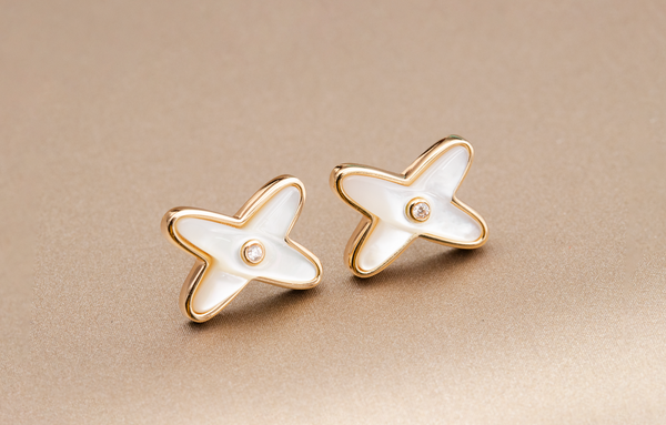 <ORIELL>JEUX DE WHITE MOP PINK GOLD DIAMOND EARRINGS