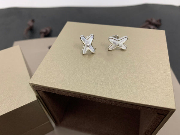 <ORIELL>JEUX DE WHITE MOP SILVER DIAMOND EARRINGS